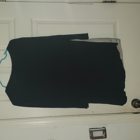 Olsen Cityscape Graphic Long Sleeve Top - Picture 3 of 3